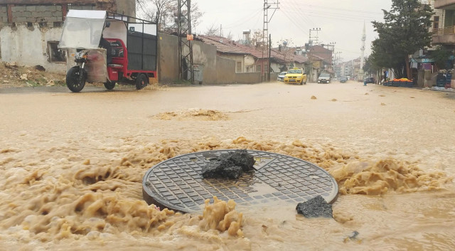 Malatya ve Elazığ şimdi de sel ile boğuşuyor!