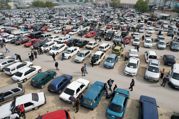 Bursa’da bayram öncesi oto pazarında yoğunluk