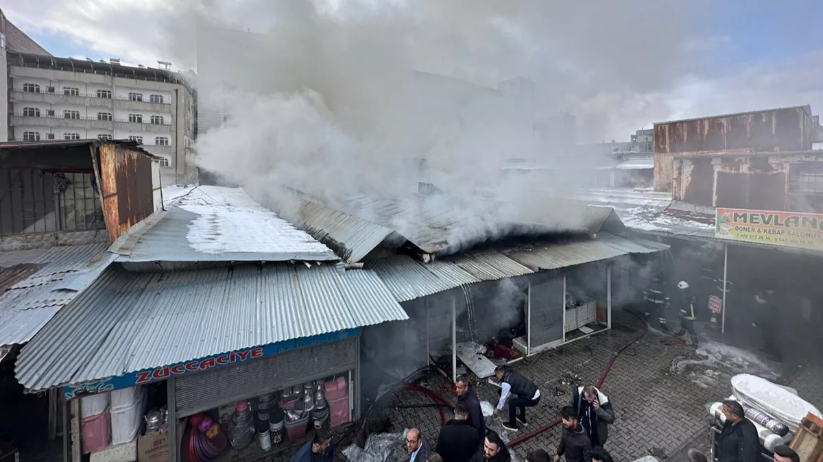 Van’daki Büyük Rus Pazarı’nda yangın!