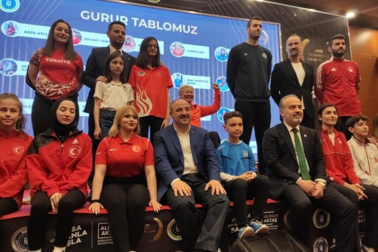 Bursa Büyükşehir Belediyespor başarı ödülleri sahiplerini buldu