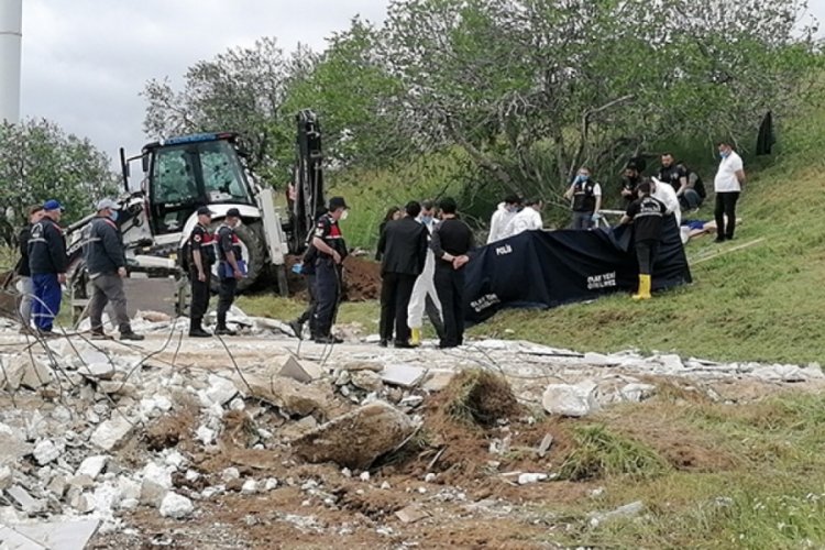 Tarlaya gömülmüş 3 ceset bulundu!