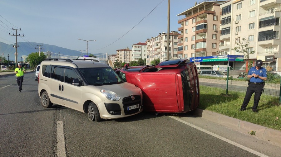 Bursa’da yol verme tartışması kazaya neden oldu