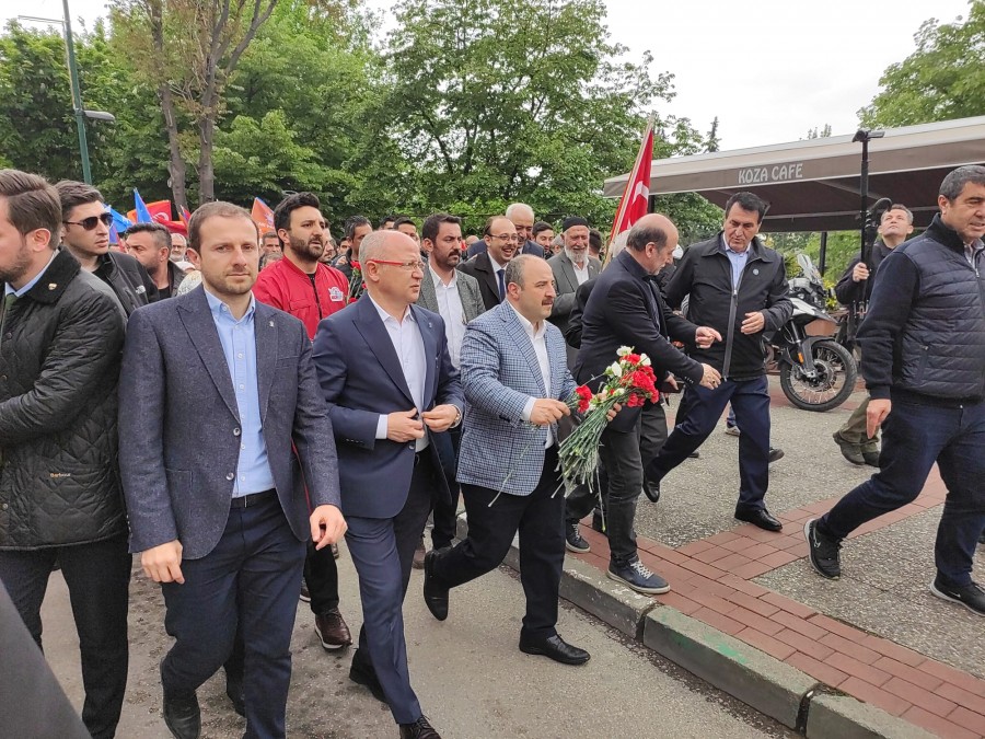 AK Parti Bursa’dan sevgi yürüyüşü