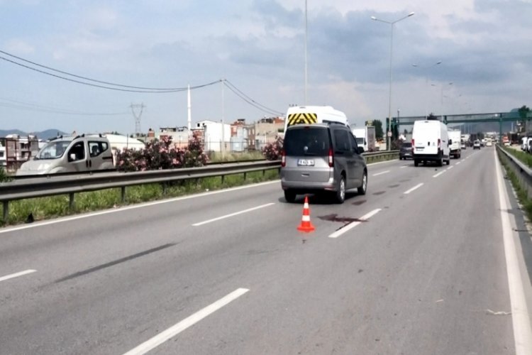 Bursa’da karşı yola geçmeye çalışan yayaya otomobil çarptı