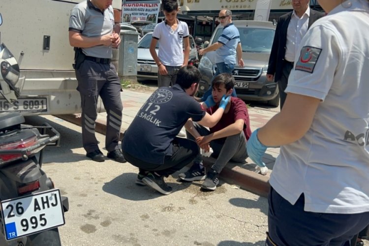 Bursa’da çalınan motosikletini teslim alan şahıs duran otobüse çarptı