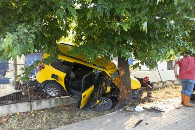 Bursa’da feci kaza! 1’i ağır 2 yaralı