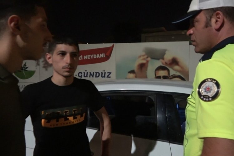 Drift yapmaktan ehliyetine el konuldu, polislerle pazarlık yaptı