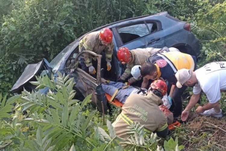 Dere yatağına devrilen otomobilde 1 kişi hayatını kaybetti