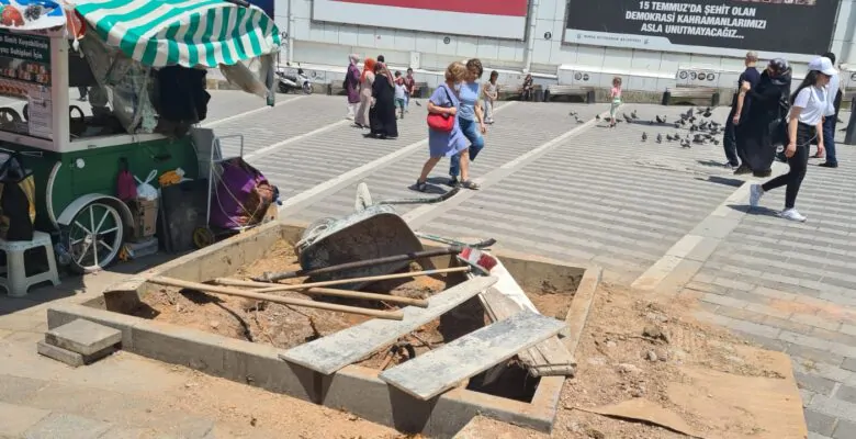 15 Temmuz Meydanı’nda Ağaç Kıyımı!