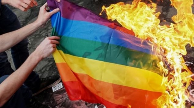 LGBT’ye geçit yok