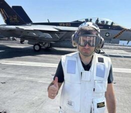 Damat Selçuk Bayraktar ‘davet’ üzerine USS Gerald R. Ford uçak gemisinde