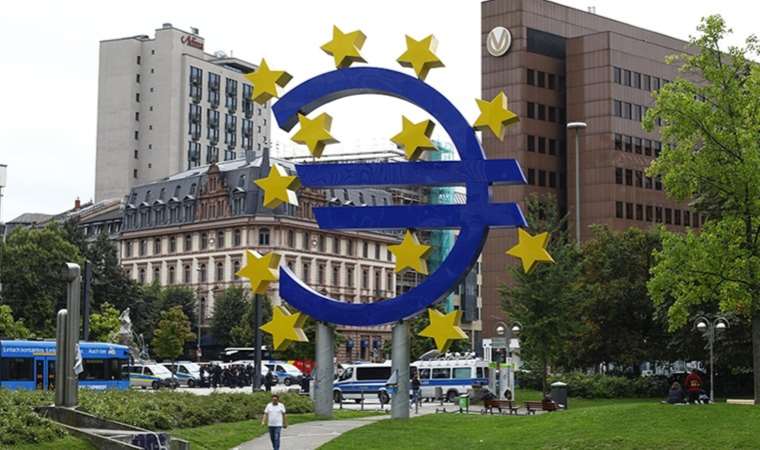 Euro Bölgesi’nde enflasyon beklentilerin altında