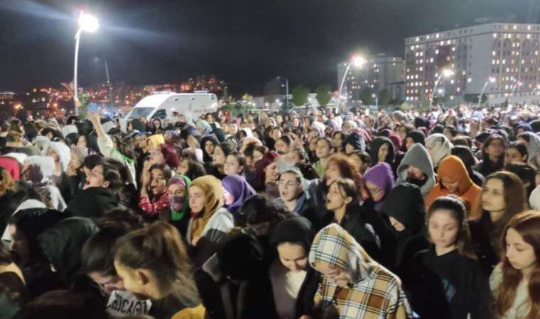 İkinci bir asansör faciasından dönüldü: Binlerce öğrenci protesto etti…