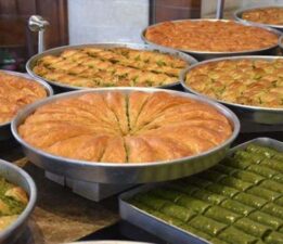 Fiyatları görünce tadınız kaçacak! Yarım kilo baklava bile hayal oldu