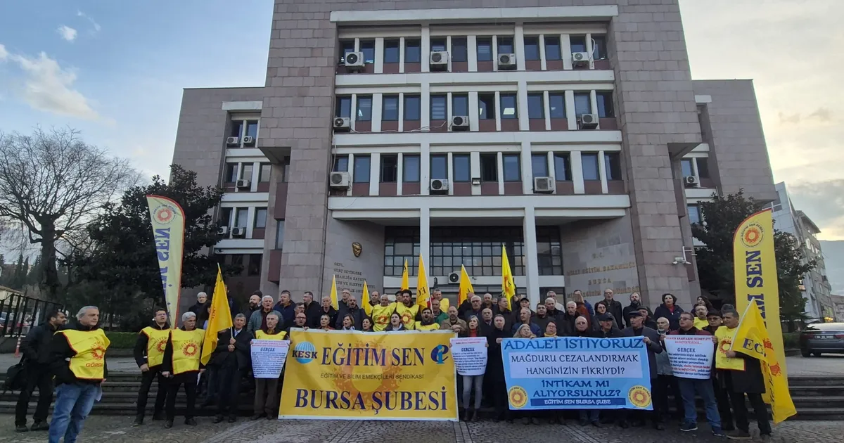 SADAKA ZAMMINA EĞİTİM SEN’DEN HALAYLI PROTESTO!